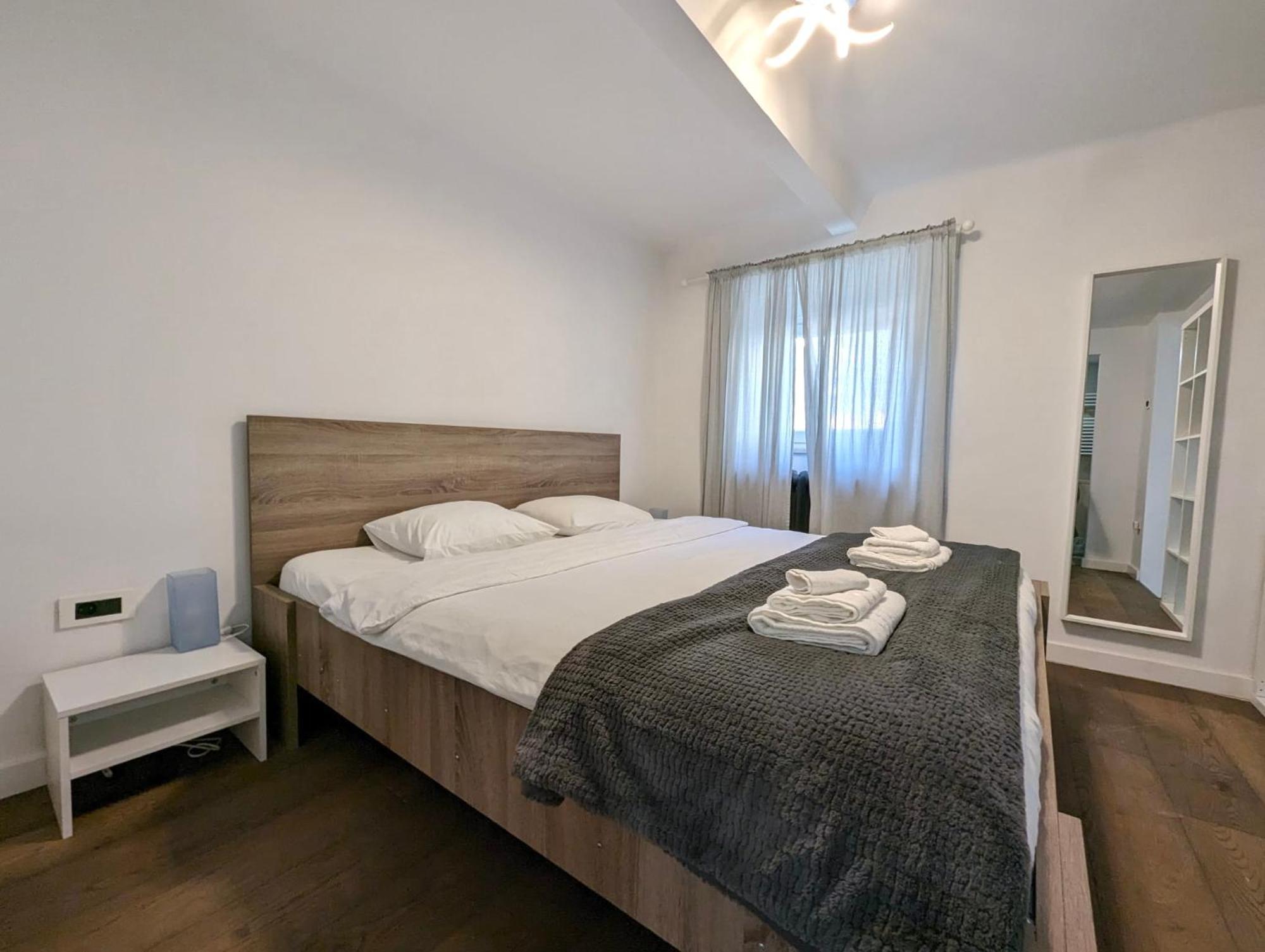 Fantabulous Downtown Abode W King Bed, 65" Tv, Washer And Tumble Dryer Загреб Экстерьер фото