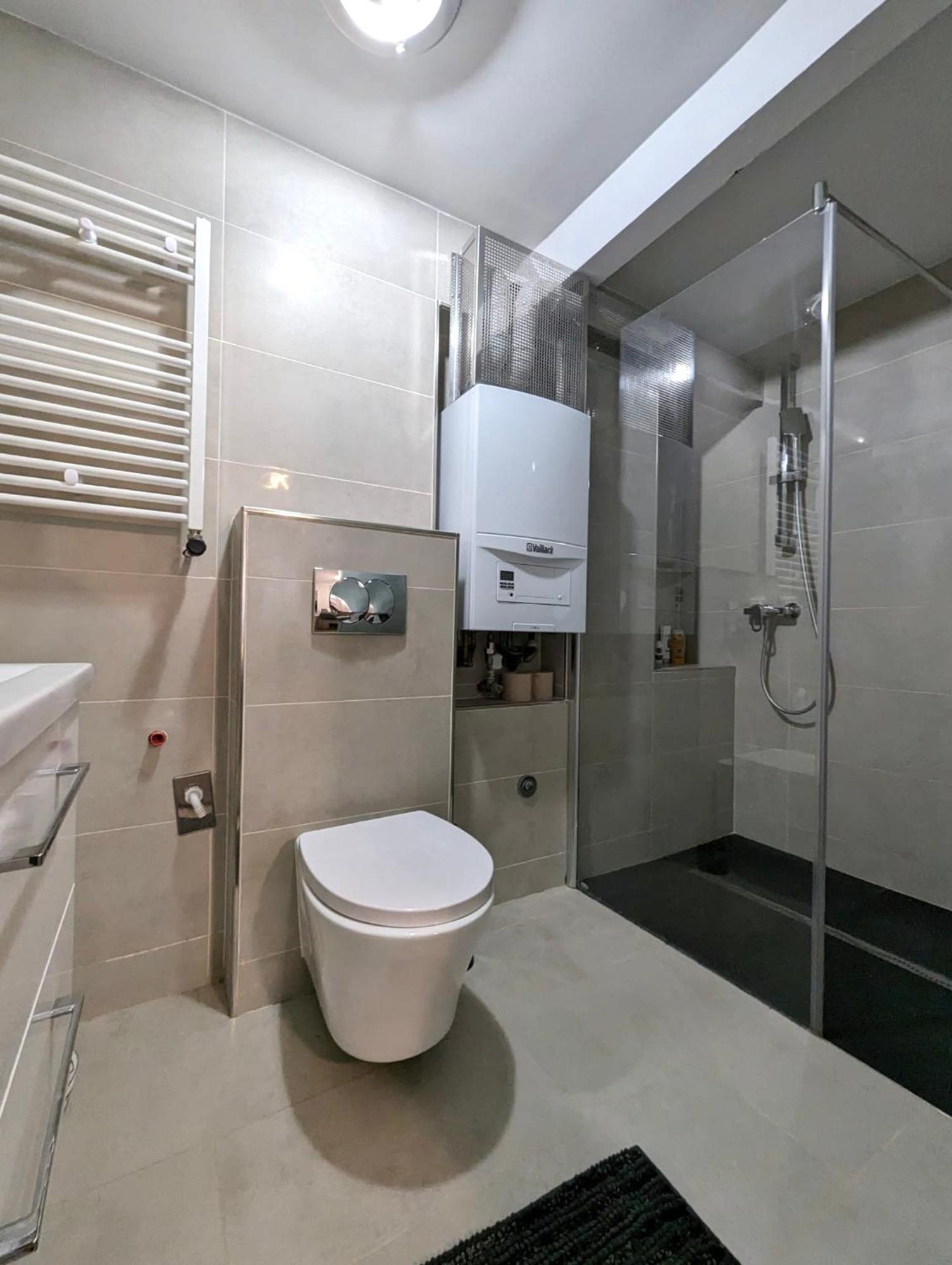 Fantabulous Downtown Abode W King Bed, 65" Tv, Washer And Tumble Dryer Загреб Экстерьер фото